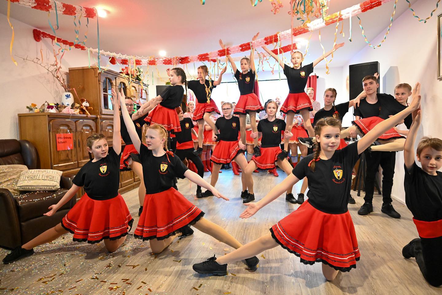 Auftritt an Weiberfastnacht bei der Wohngemeinschaft "Die Kette" e.V. in Rösrath